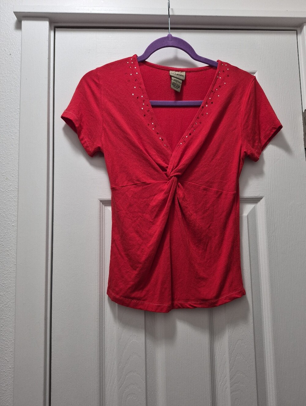 Moda V-Neck Twist Front Short Sleeve Top in Red with Stud Accents